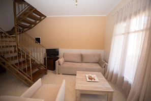 Erikousa Villa 2 -living room