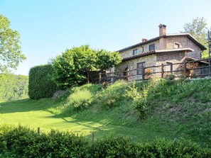Natürliche Landschaft, Haus, Grün, Vegetation, Eigentum, Gras, Grundstueck, Baum, Bauernhaus, Zuhause