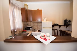 Erikousa villa 3 - kitchen