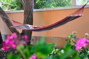 Erikousa villas in the garden