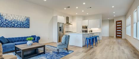 Open Concept Kitchen and Livingroom