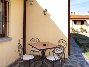 Propriété, Maison, Bâtiment, Pièce, Immobilier, Mur, Meubles, Balcon, Table, Appartement