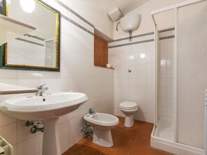 Spiegel, Armatur, Eigentum, Sinken, Bad Sink, Zapfhahn, Badezimmer, Lila, Interior Design, Die Architektur