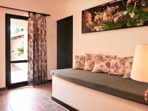 Property, Room, Furniture, Interior Design, Wall, Living Room, Floor, Building, Ceiling, House