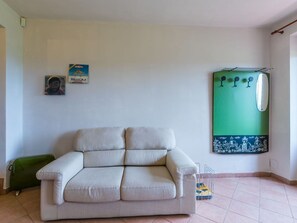 Propriété, Canapé, Vert, Bâtiment, Peindre, Bois, Design Intérieur, Cadre, Salon, Sol