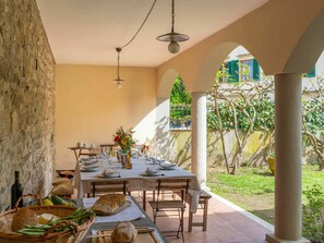 Table, Plant, Furniture, Property, Houseplant, Building, Wood, Chair, Lighting, Interior Design