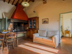Möbel, Bilderrahmen, Couch, Tabelle, Holz, Interior Design, Flooring, Fussboden, Stuhl, Wohnzimmer