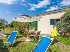 Cloud, Plant, Sky, Property, Plant Community, Building, Nature, Azure, Shade, Outdoor Furniture