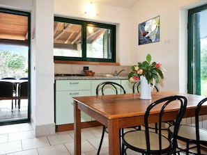 Pièce, Meubles, Propriété, Bâtiment, Table, Design Intérieur, Maison, Domicile, Sol, Cuisine