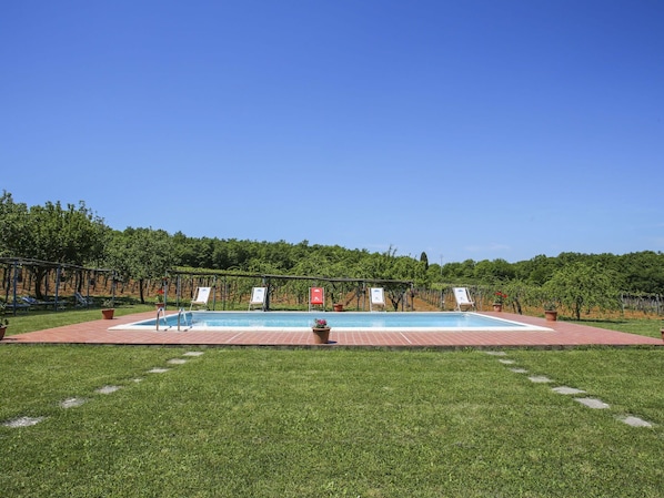 L'Eau, Plante, Meubles, Piscine, Propriété, Ciel, Bleu Azur, Bleu, La Nature, Arbre