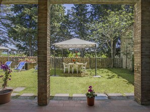 Flooring, Fussboden, Garten, Möbel, Schatten, Flagstone, Hinterhof, Outdoor Struktur, Stuhl, Landscaping