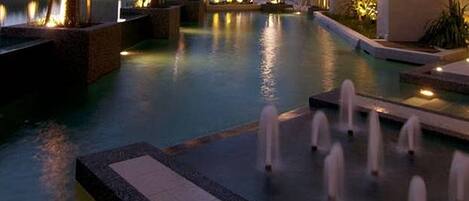 Infinity pool