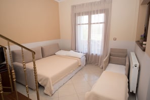 Erikousa villa 6 - living room