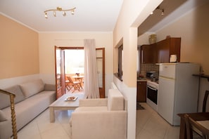 Erikousa villa 6 - interior