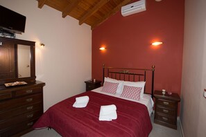 Erikousa villa 7 - bedroom