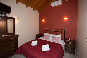 Erikousa villa 7 - bedroom
