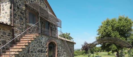 Propiedad, Casa, Edificio, Cielo, Pared, Arquitectura, Bienes Raíces, Casa, Hierba, Área Rural