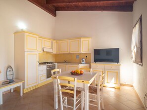 Propriété, Meubles, Table, Bois, Cabinetry, Design Intérieur, Sol, Sol, Chaise, Salon