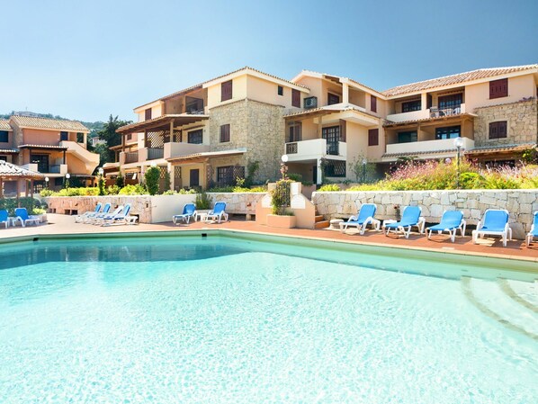 Water, Sky, Building, Plant, Property, Swimming Pool, Azure, House, Tree, Seaside Resort