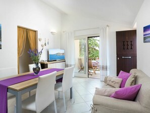 Eigentum, Zimmer, Möbel, Interior Design, Gebäude, Lila, Wohnzimmer, Haus, Schlafzimmer, Suite