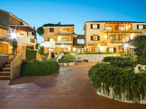 Facade, Residential Area, Apartment, Home, Urban Design, Estate, Resort, Balcony, Garden, Mixed-Use