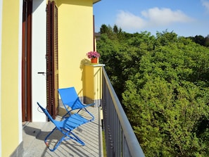 Blau, Gelb, Majorelle Blue, Eigentum, Azurblau, Haus, Baum, Grundeigentum, Balkon, Die Architektur