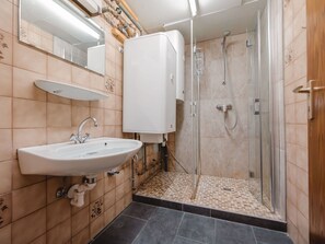 Salle De Bains, Sol, Luminaire Plomberie, Sol, Design Intérieur, Lavabo, Toilette, Siège De Toilette, Plomberie, Douche