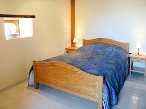 Bâtiment, Meubles, Confort, Bois, Oreiller, Cadre De Lit, Maison, Éclairage, Design Intérieur, Lit