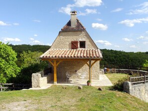 Ciel, Nuage, Plante, Lot Terre, Arbre, Chalet, Herbe, Zone Rurale, Toit, Prairie