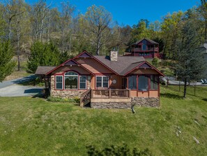 Smoky Mountain Cabin "Sunset View Chalet" - Screened in Back Deck