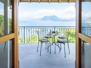 Propriété, Pièce, Maison, Balcon, Meubles, Bâtiment, Vacances, Design Intérieur, Immobilier, Fenêtre