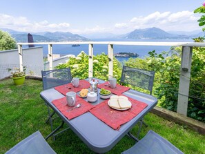 Eigentum, Grundeigentum, Balkon, Haus, Tabelle, Urlaub, Möbel, Deck, Villa, Estate