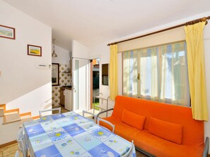 Room, Property, Furniture, Interior Design, Building, House, Real Estate, Yellow, Bedroom, Living Room
