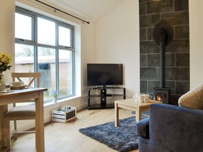 Light and airy living area | Fig Tree Cottage, Pancrasweek, near Bude