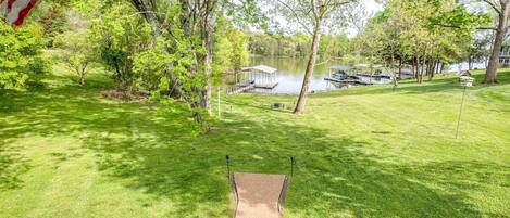 The upper deck offers captivating views of abundant wildlife by the water's edge and in the yard. Keep an eye out for deer, turtles, geese, osprey, and other fascinating creatures—including our friendly neighborhood red fox!