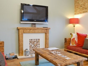 Comfy living area | ’Ow Do - Dringhoe Hall Cottages - Dringhoe Hall Cottages, Driffield, near Bridlington