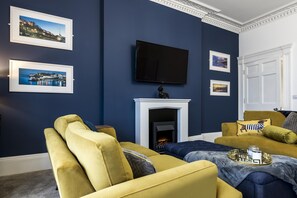 Pieces of Eight - 2 Bedroom Apartment - Tenby (314)