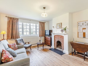Snug. Perfect for a quiet time reading or just watching tv | Mark Farmhouse, Tillingham, near Southminster