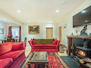 Living room/dining room | Barjols Cottage - Mill Hill and Barjols Holidays, Lamington, near Biggar