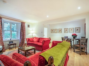 Living room/dining room | Barjols Cottage - Mill Hill and Barjols Holidays, Lamington, near Biggar