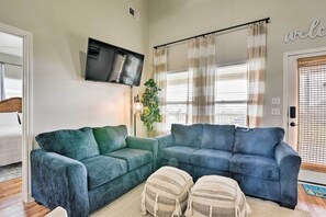 Living Room | Queen Sleeper Sofa | Free WiFi | Smart TV | A/C & Heat | 1st Floor