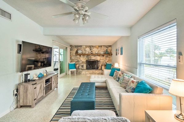 Bradenton Vacation Rental | 3BR | 2BA | Step-Free Access | 1,450 Sq Ft