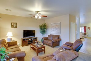 Living Room | Free WiFi | Cable TV | Central A/C | 2-Story Home | 1st Floor