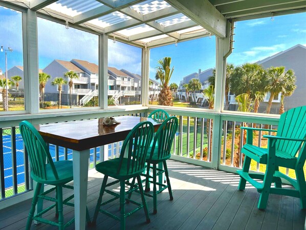 Outdoor dining