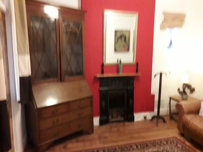 4 Bed period house with hot tub and great transport