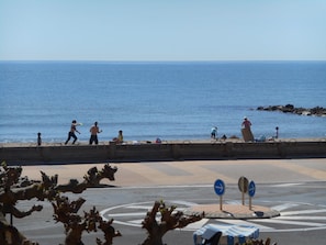 Vista para praia/oceano