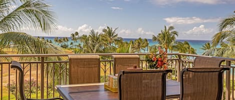 Lanai dining table and ocean view