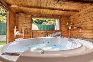 Bain à remous intérieur