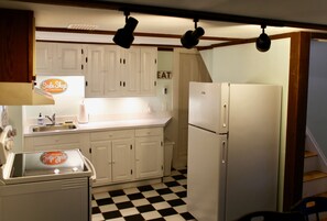 Full sized kitchen