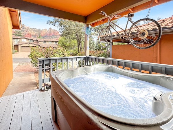 Front patio Hot tub with Red Rock views